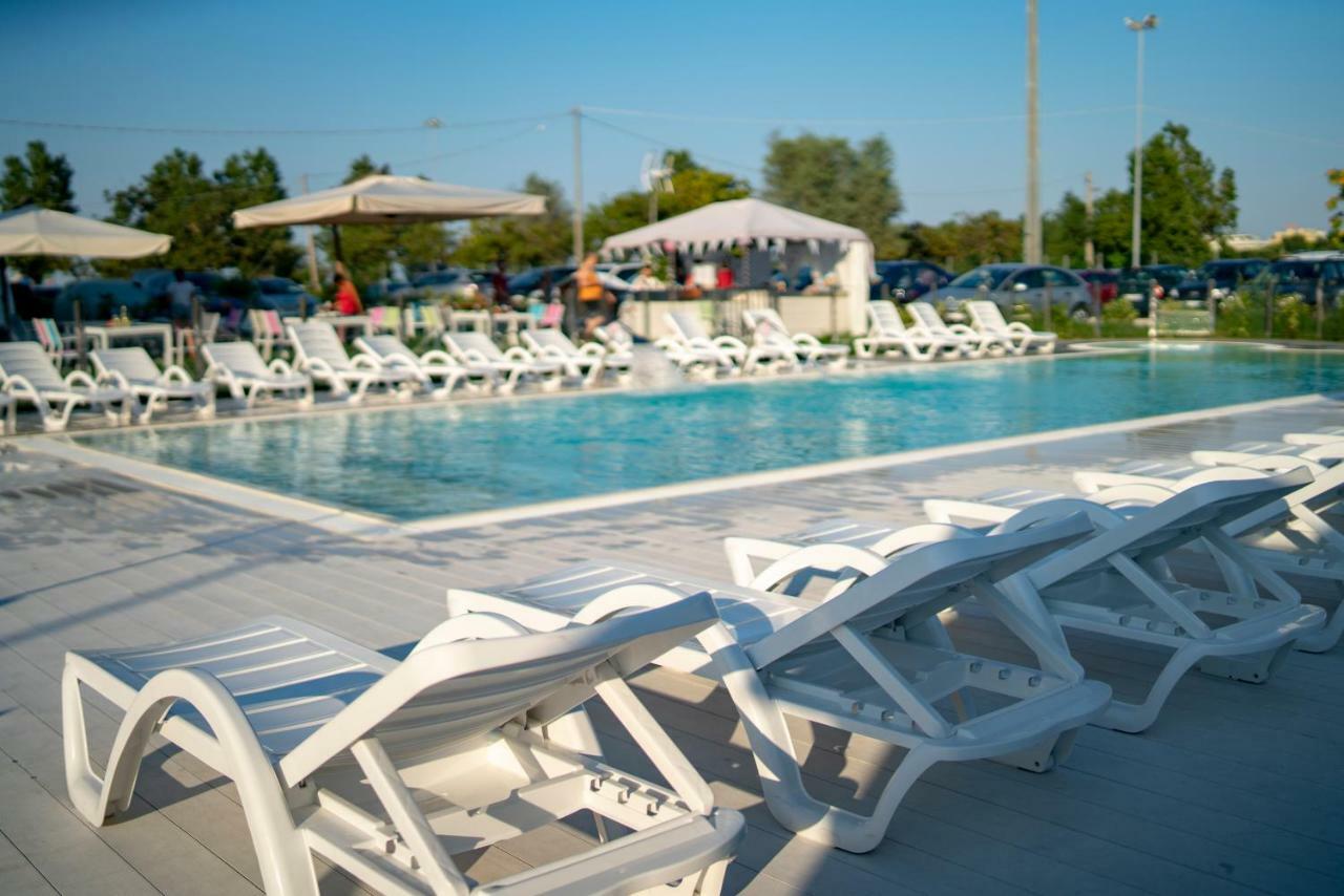 Ciccio Hotel Misano Adriatico Exterior foto